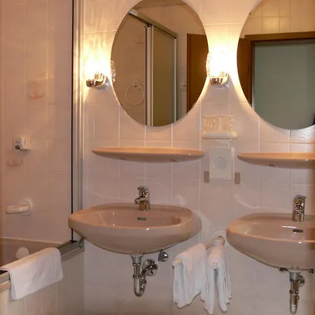 Ξενοδοχείο Quellenhof 3*